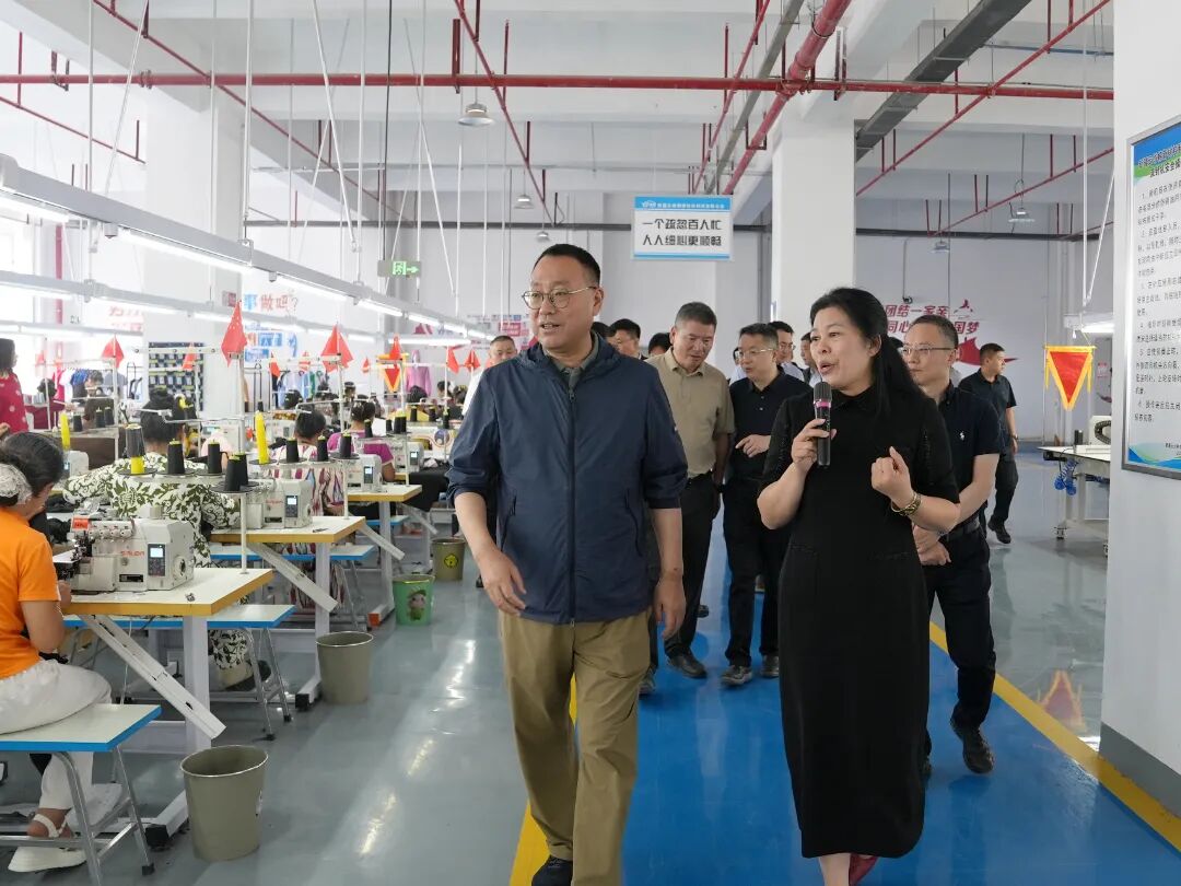 曹立强率徐汇区党政代表团赴新疆生产建设兵团兵地融合发展草湖项目区考察调研对口支援工作