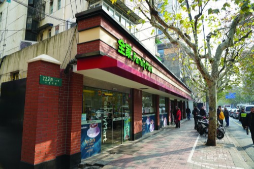 结合石库门海派文化 化“油腻”为“小清新”--小木桥路道路形态提升