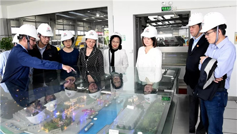 1009_180048_895.jpg 百闻不如一“闻” 践行垃圾分类齐支招.jpg