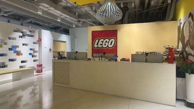 0409_155956_907.jpg lego.jpg