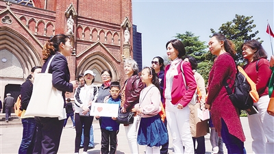 1009_144110_335.jpg 行走百年胜迹 解读城市精神.jpg